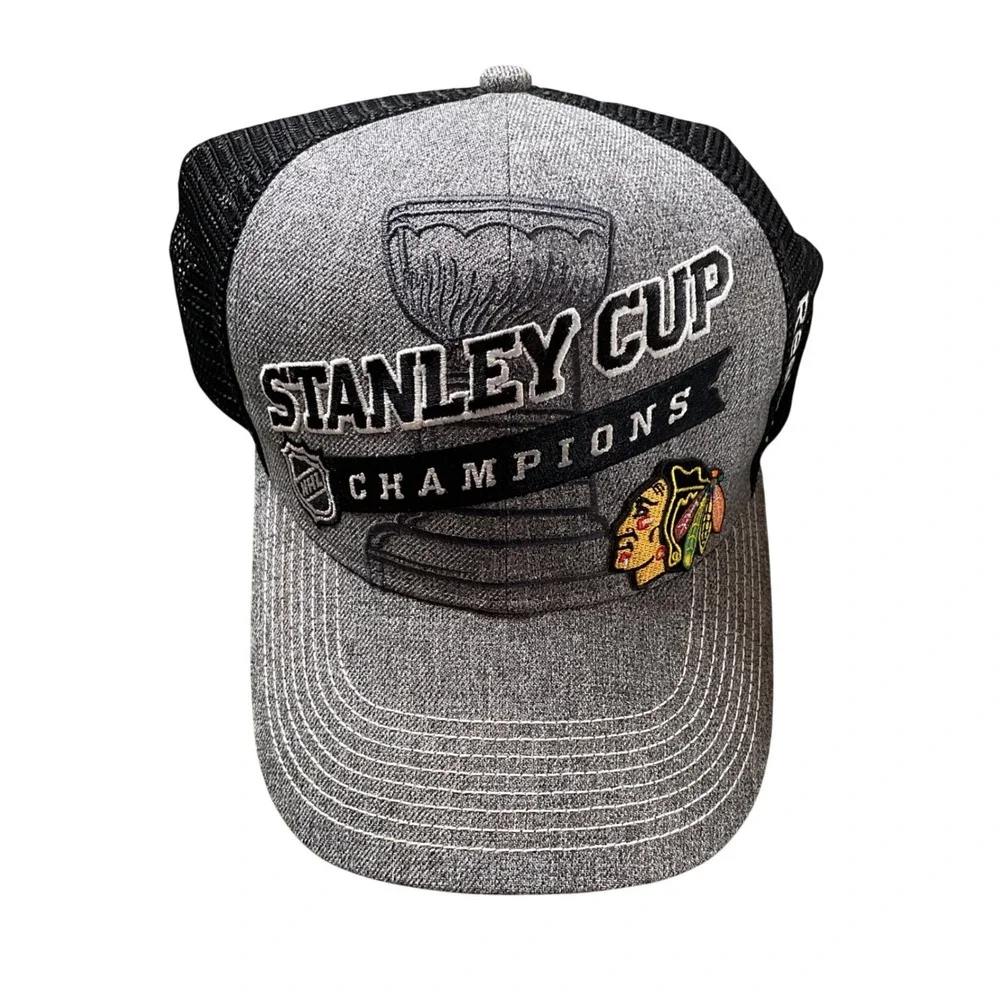 Chicago Blackhawks Stanley Cup Champions Trucker Hat Reebok NHL Black‎ Gray